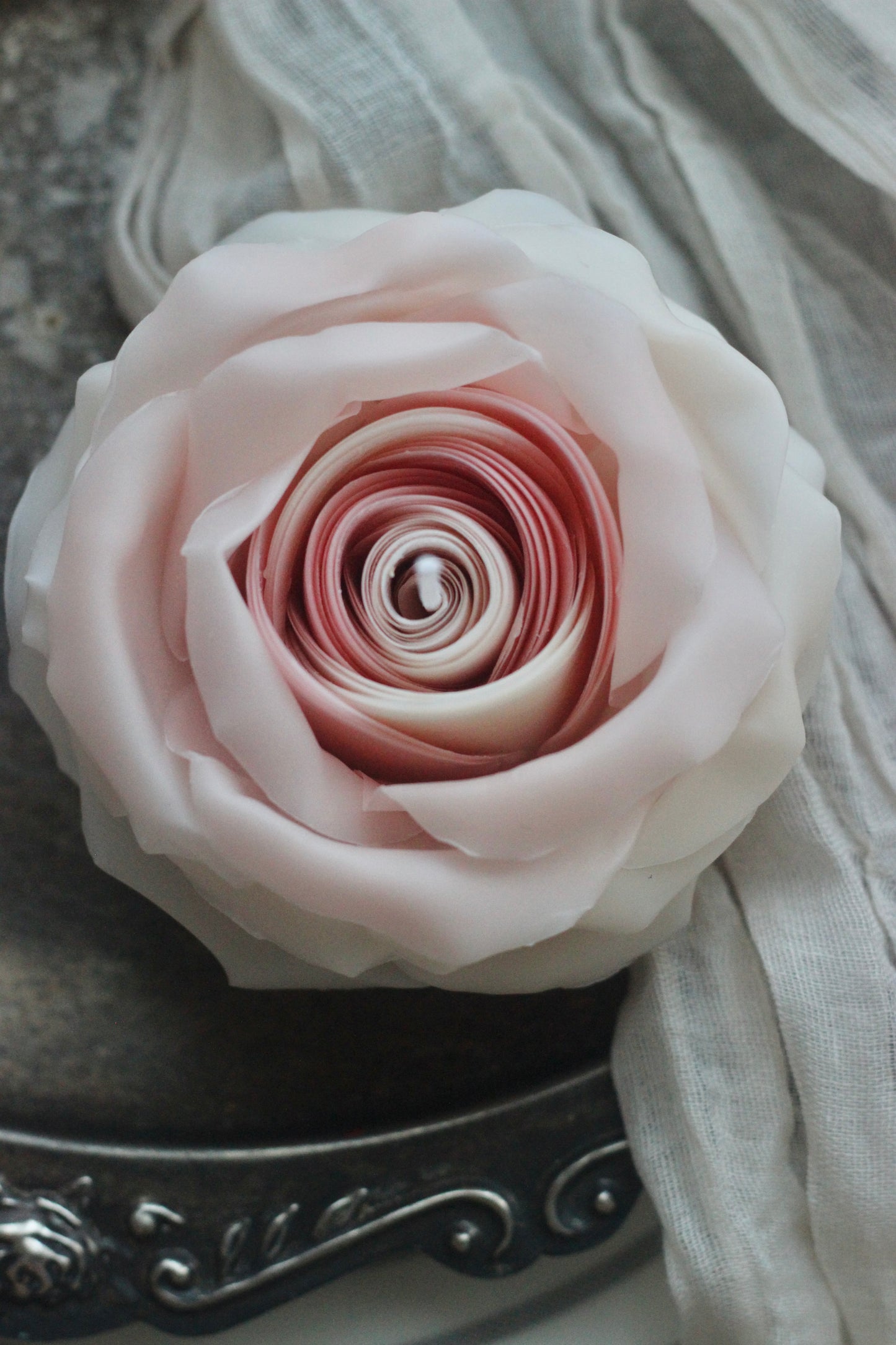 Flower Candle, Handmade candle, Handcrafted candles, Gifts, Premium Candles, Luxury Candles, Rose candle, Aesthetic candles, Unique candles, Rose candle