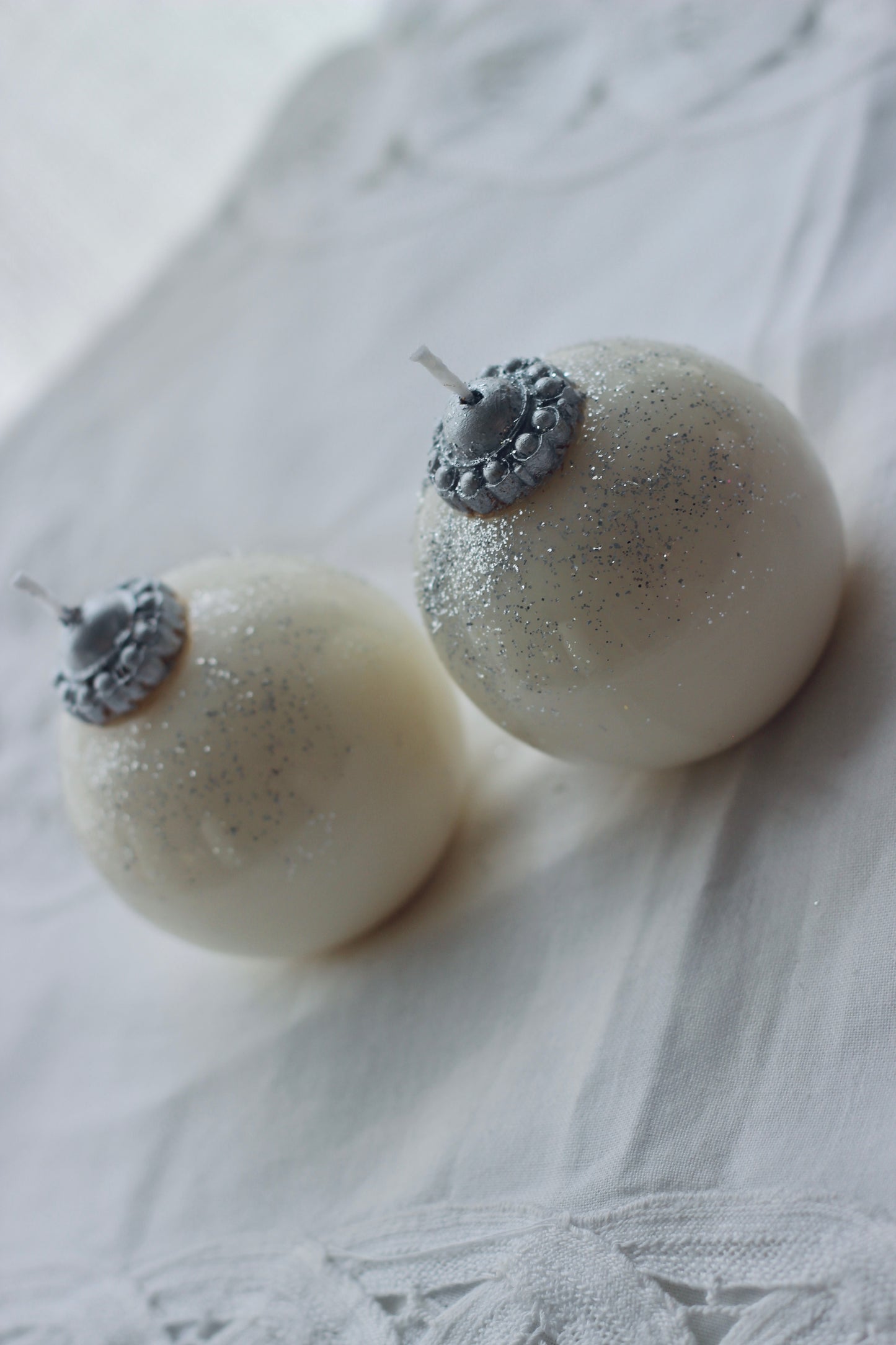 Frosty Ball Candle