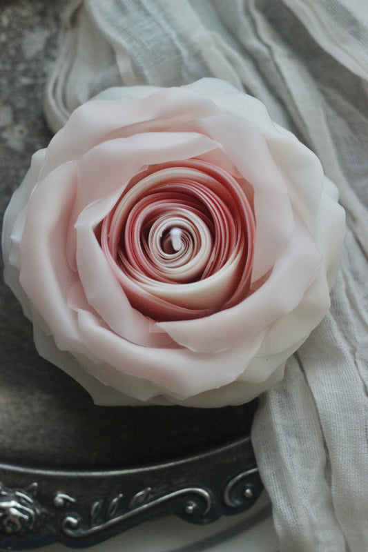 Flower Candle, Handmade candle, Handcrafted candles, Gifts,  Premium Candles, Luxury Candles, Rose candle, Aesthetic candles, Unique candles, Rose candle